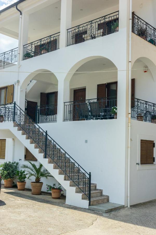Appartamento Katerina & Elia'S Family House Leonídion Esterno foto